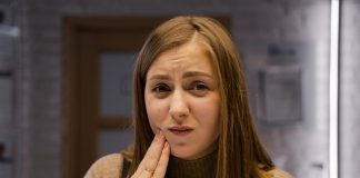 Ti-a cazut o coroana dentara? 5 solutii eficiente