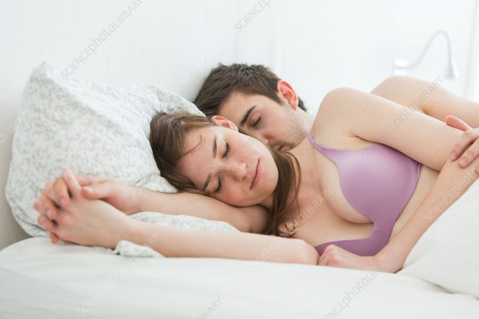 cuplu-filmeporno-cybxb.jpg