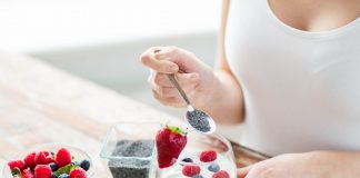 Iaurt integral sau cu continut scazut de grasimi: Care este cea mai buna optiune in dieta?