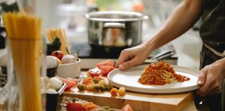 Cum să transformi pasiunea pentru gătit într-o afacere profitabilă