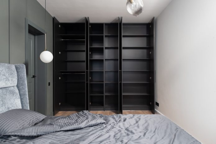 apartament-mic-si-intunecat-cum-alegi-mobilierul-si-lumina-ca-sa-para-mai-mare.jpg